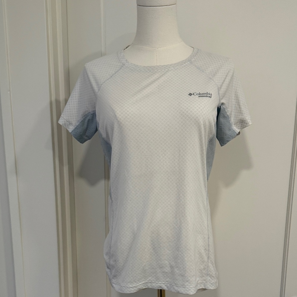 Columbia Women's Light Gray Short Sleeve Tee